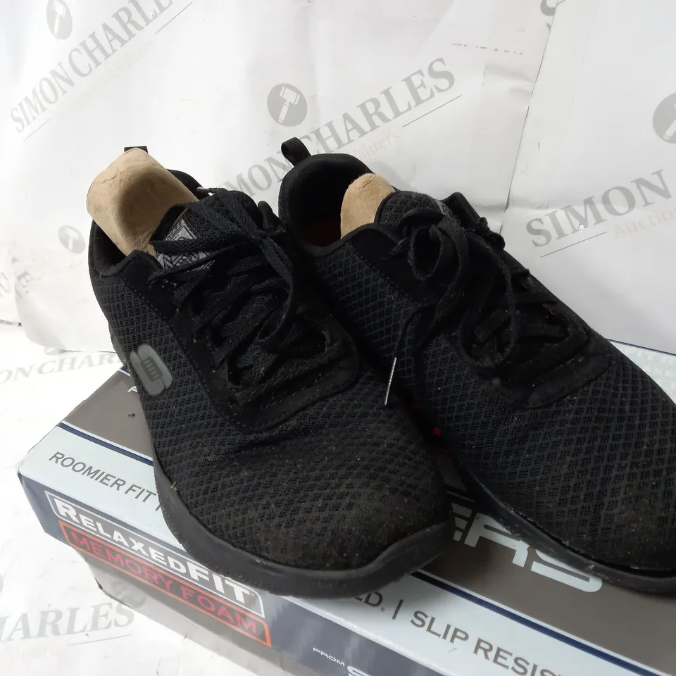 SKECHERS LACE UO WORK TRAINERS SIZE 6