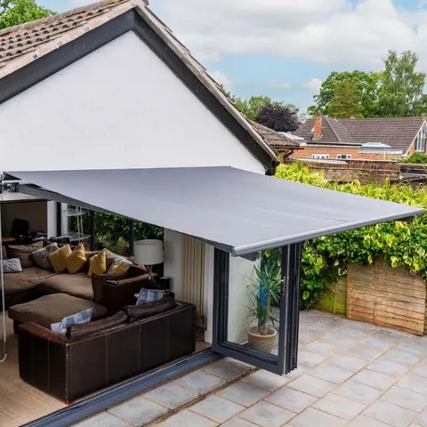 BOXED DAKOTA FIELDS 300CM W × 250CM D POLYESTER COVER RETRACTABLE PATIO AWNING