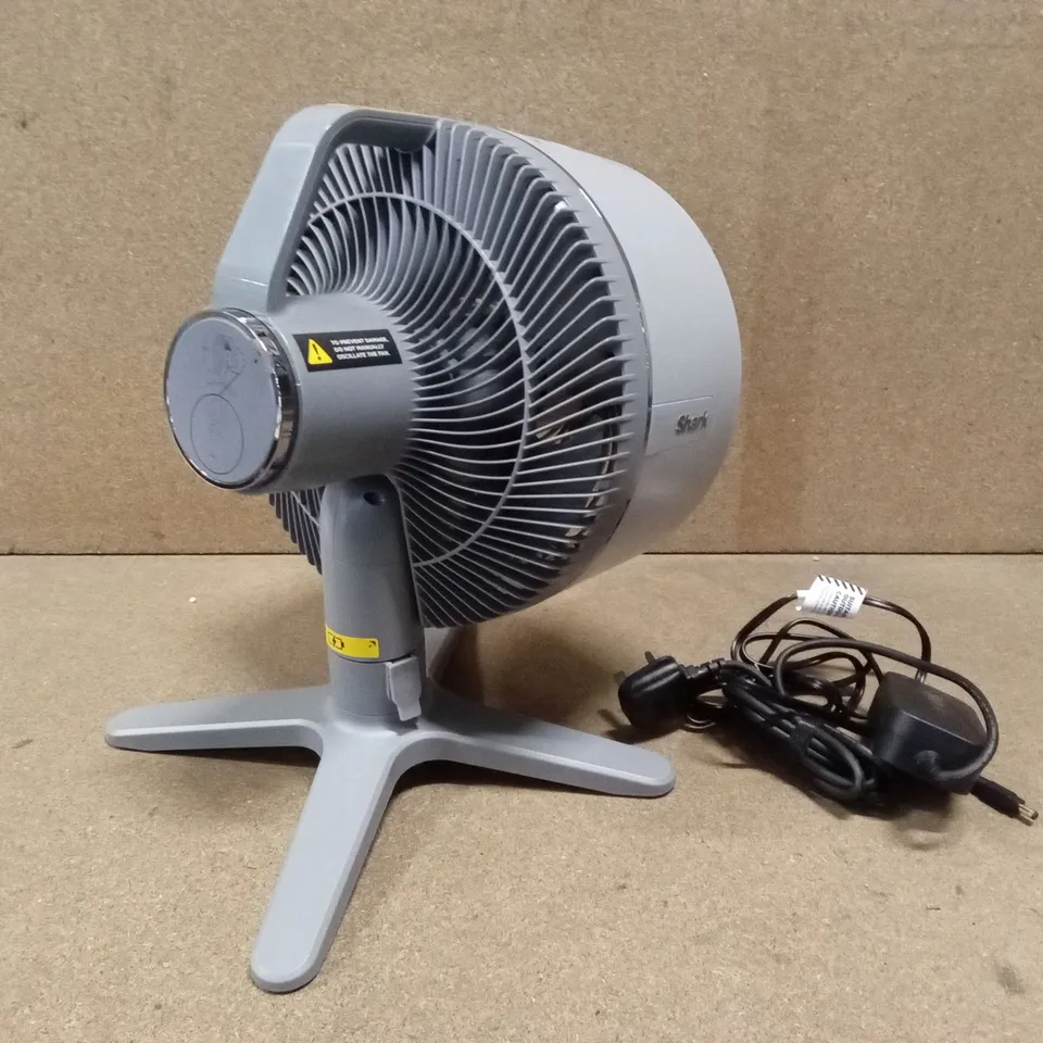 BOXED SHARK FLEX BREEZE TABLEMATE INDOOR/OUTDOOR HIGH VELOCITY FAN