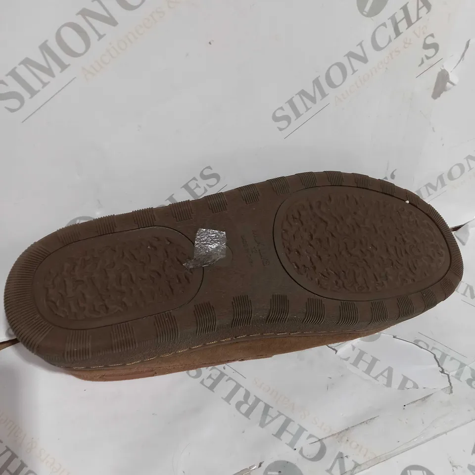 MUK LUKS MENS SLIPPERS TAN SIZE 11.5