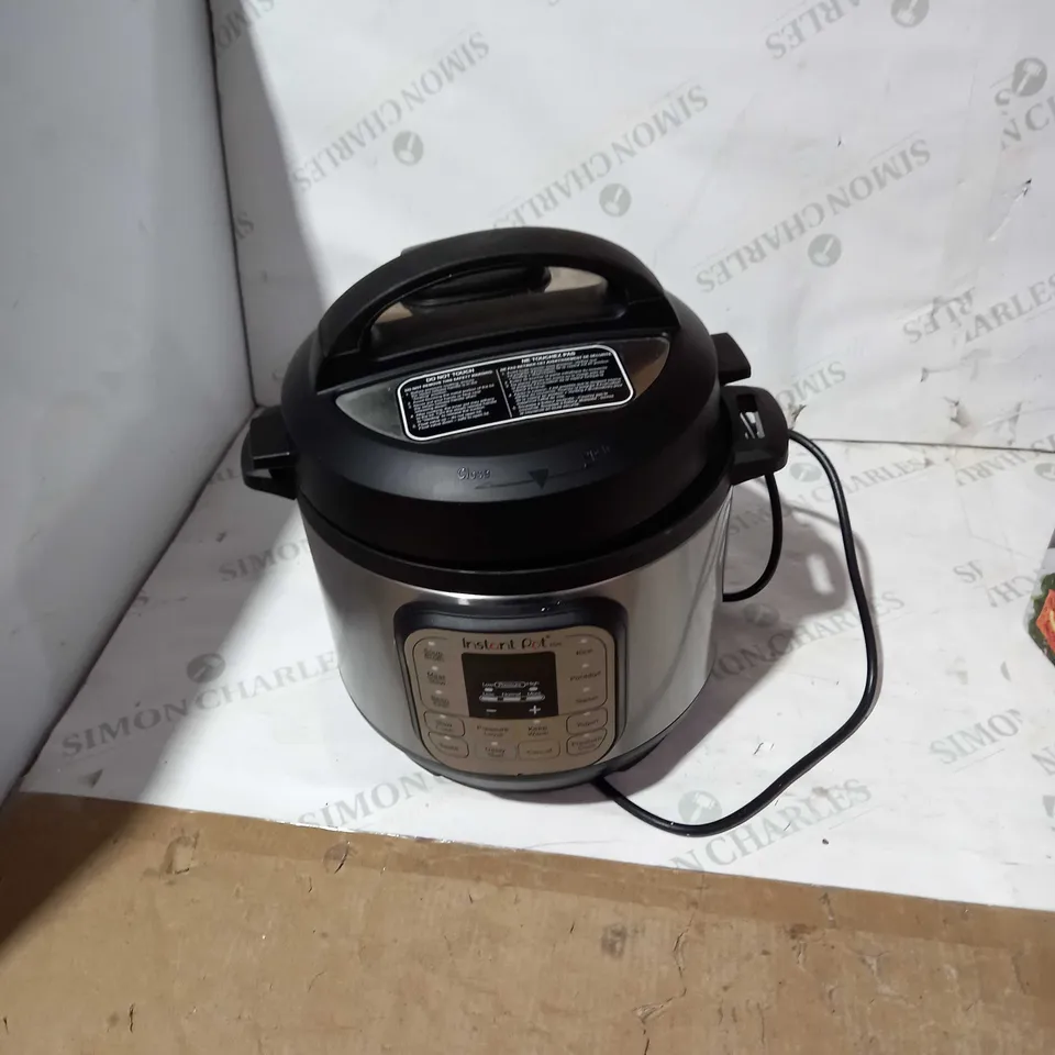 INSTANT POT DUO MINI PRESSURE COOKER