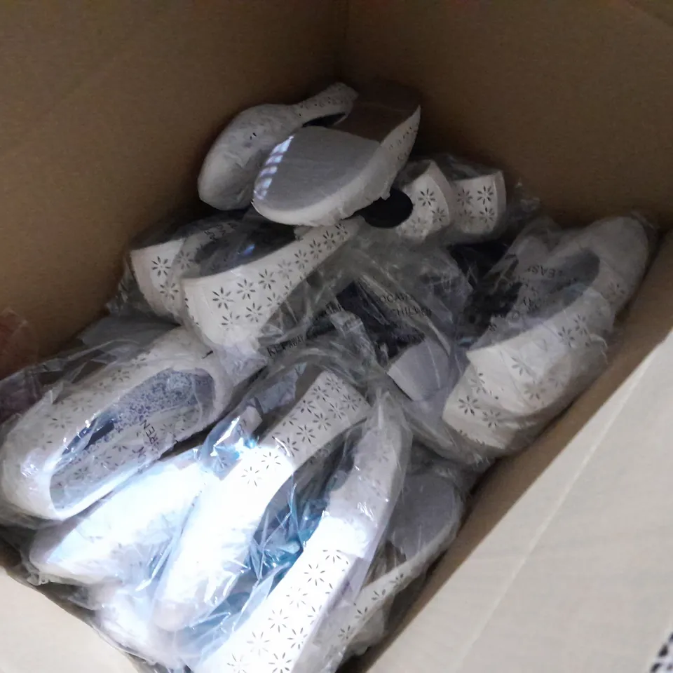 APPROXIMATELY 10 BAGGED PAIRS OF GEORGE WHITE FLATS SIZE 13