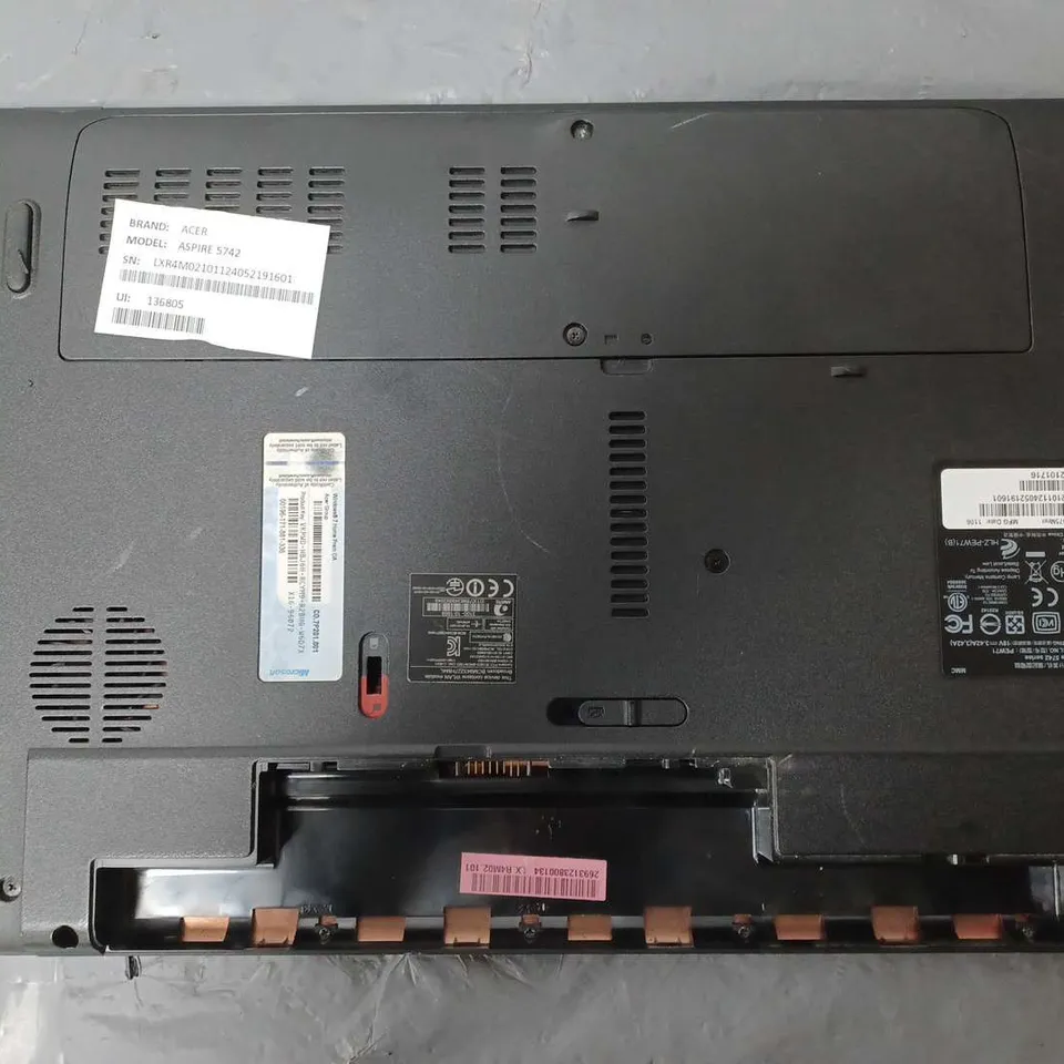ACER ASPIRE 5742	15 INCH	I3 M 370 2.40GHZ