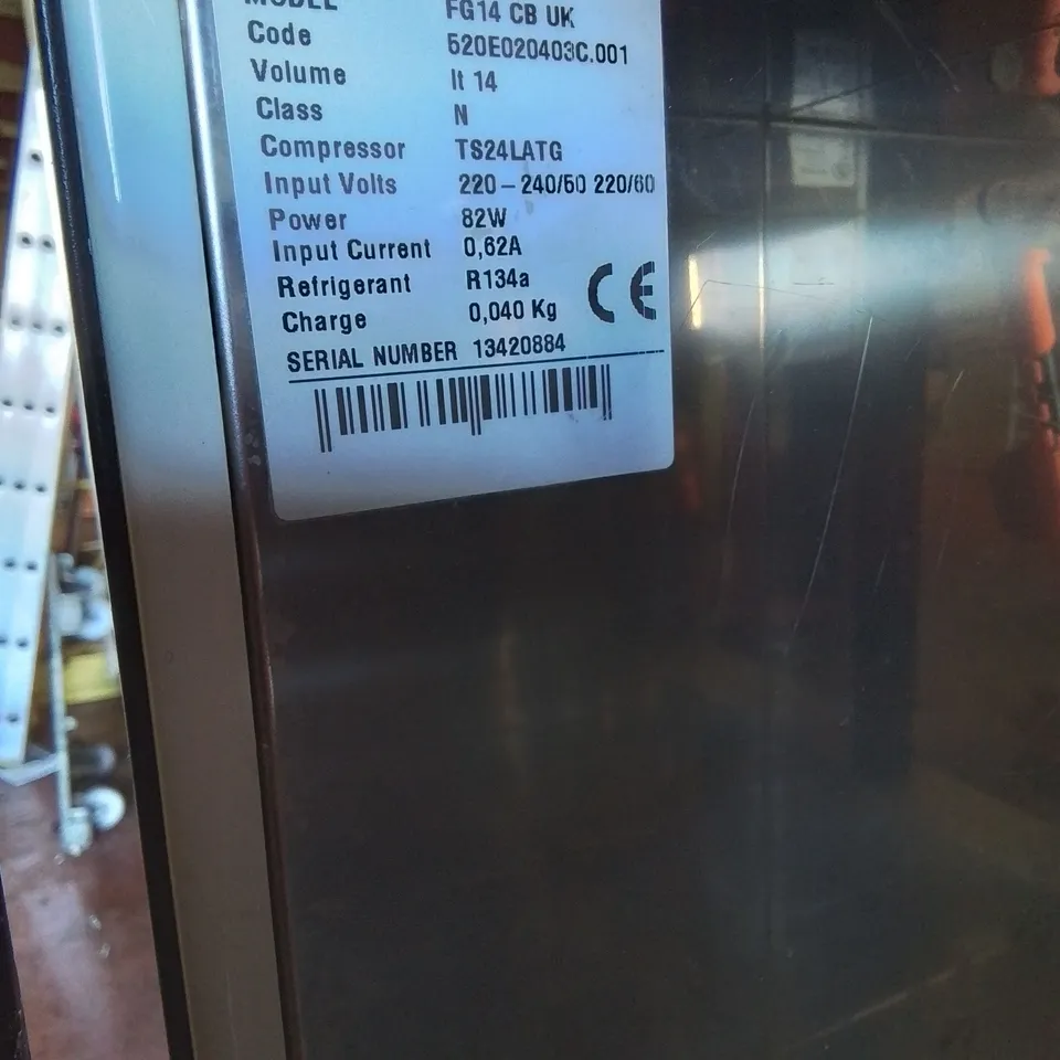 VITRIFRIGO COUNTER TOP MILK FRIDGE 240V Model FG14CBUK
