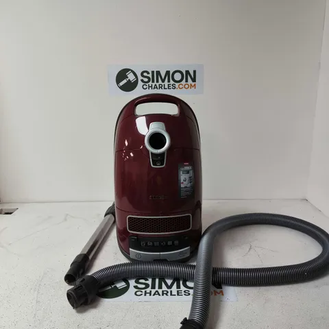 MIELE C3 VACUUM CLEANER