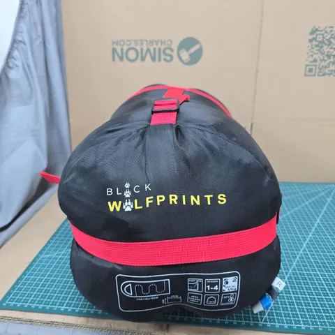 BLACK WOLFPRINTS SLEEPING BAG