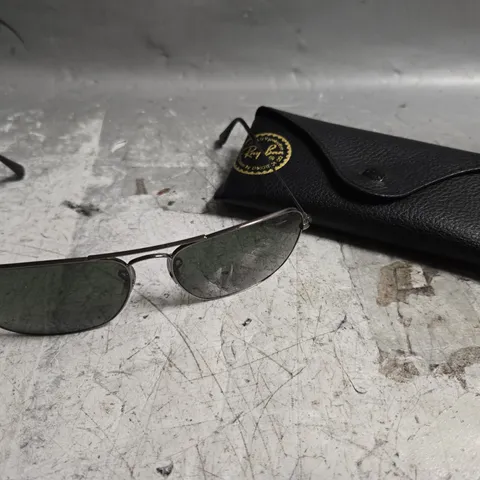 RAY-BAN CARAVAN AVIATORS 