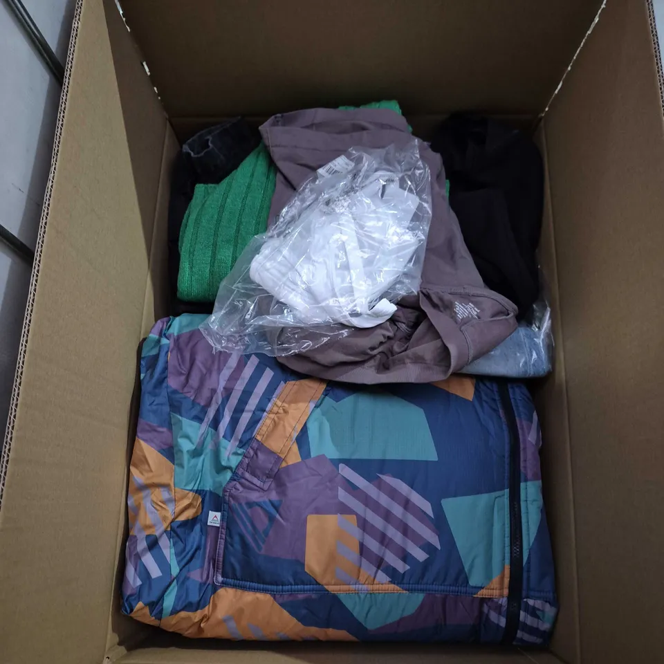 APROMITALY 25 ITEMS INCLUDING DRESS'S,TOP'S AND COATS ECT 