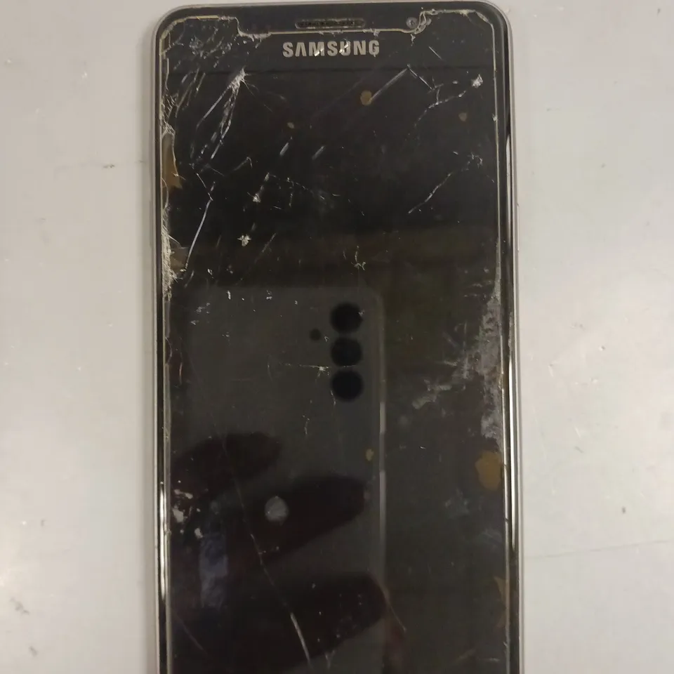 SAMSUNG GALAXY A5 SMARTPHONE 