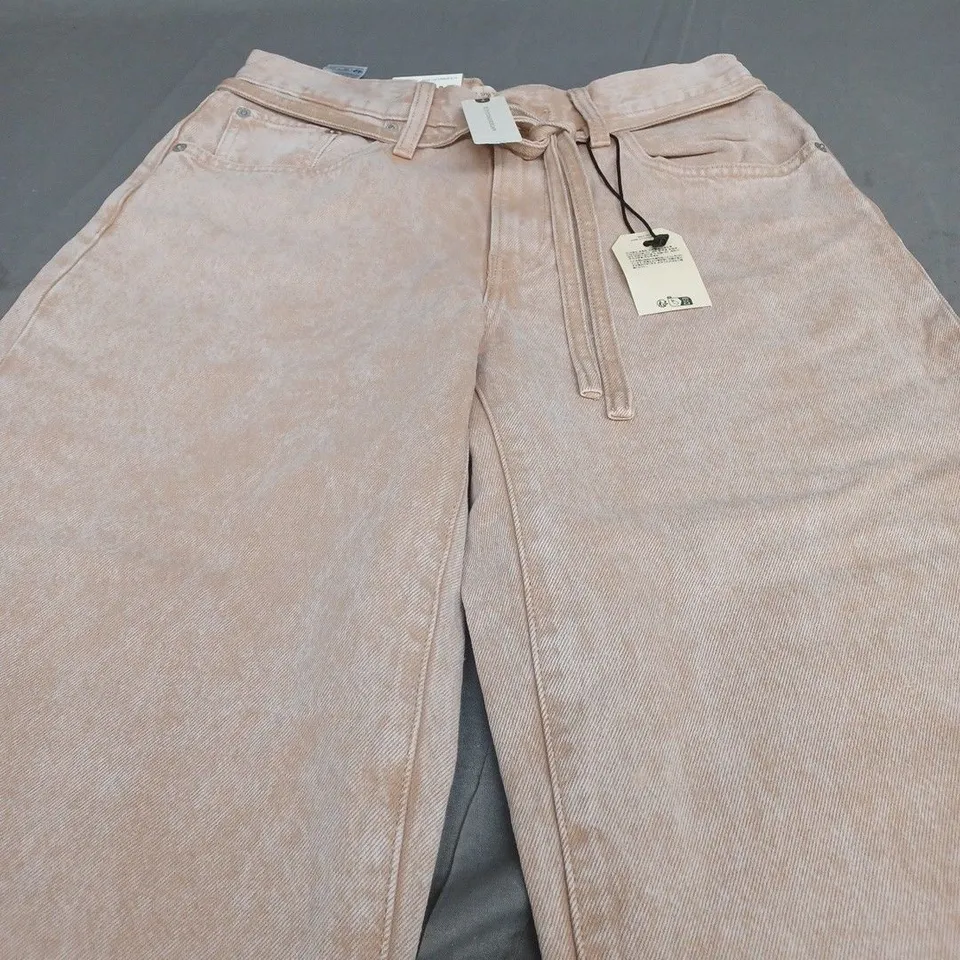 LEVI'S XL STRAIGHT DENIM JEANS IN TAN - SIZE 25W X 31L