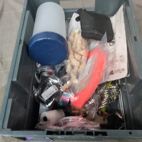 TOTE OF APPROXIMATELY 12 ASSORTED ITEMS TO INCLUDE: RITUALS FRAGRANCE STICKS 