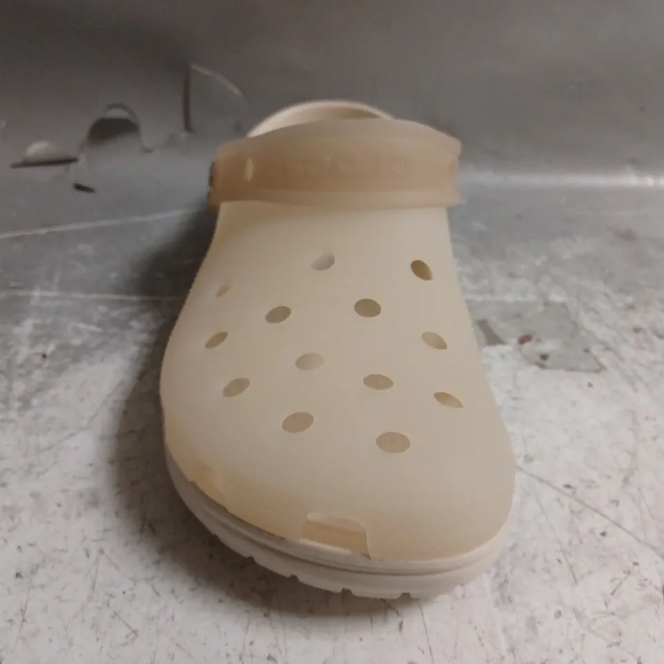 PAIR OF CROCS CLASSIC FROSTED BACKSTRAP CLOGS IN CREAM SIZE UK M5/W6