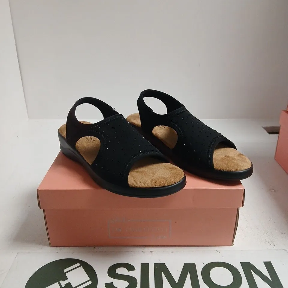 BOXED DR LIGHTFOOT JENNY BLACK SANDALS SIZE 5