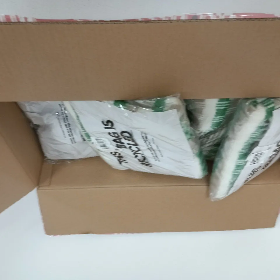 BOX OF APPROXIMATELY 15 ASSORTED CLOTHING ITEMS TO INCLUDE: VINTAGE KNIT VEST