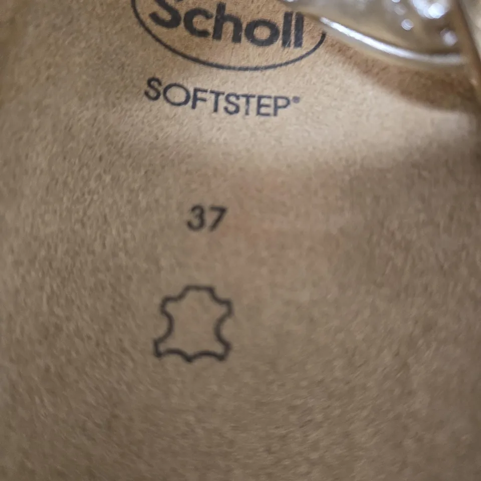 UK 4.5 SCHOLL SOFTSTEP SANDALS – WOMEN’S GOLD METALLIC (EU 37)