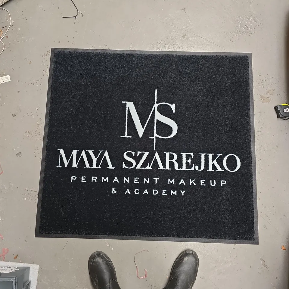 MAYA SZAREJKO PERMANENT MAKEUP ACADEMY FLOOR MAT WITH NUOVO C