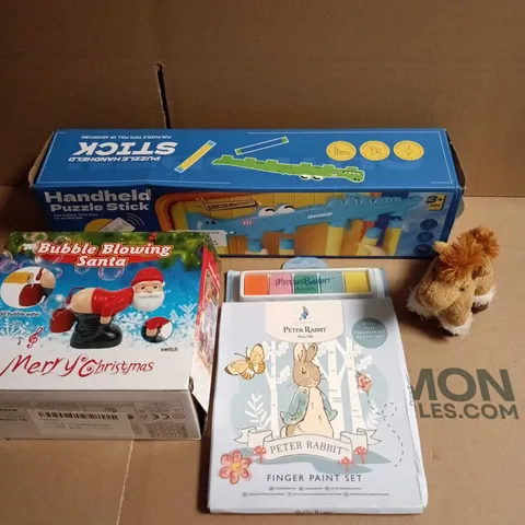 APPROXIMATELY 20 ASSORTED TOYS AND GAMES TO INCLUDE PLUSH TOY, PUZZLE STICK, FINGER PAINT SET ETC