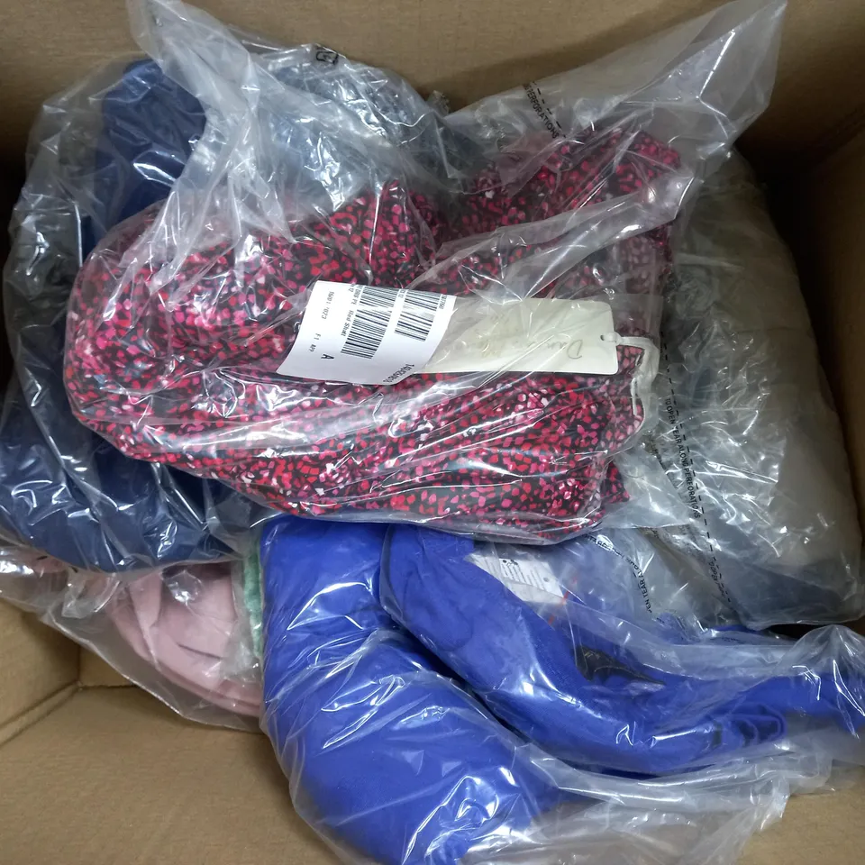 BOX OF APPROXIMATELY 10 ASSORTED ITEMS OF CLOTHING TO INCLUDE MONSOON, FINERY. FRANK USHER, ETC