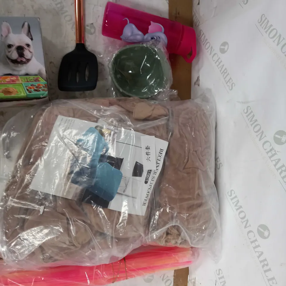 LOT OF 6 TO INCLUDE DOG SLOW FEEDER TRAY, GLOW STICKS, ECT.