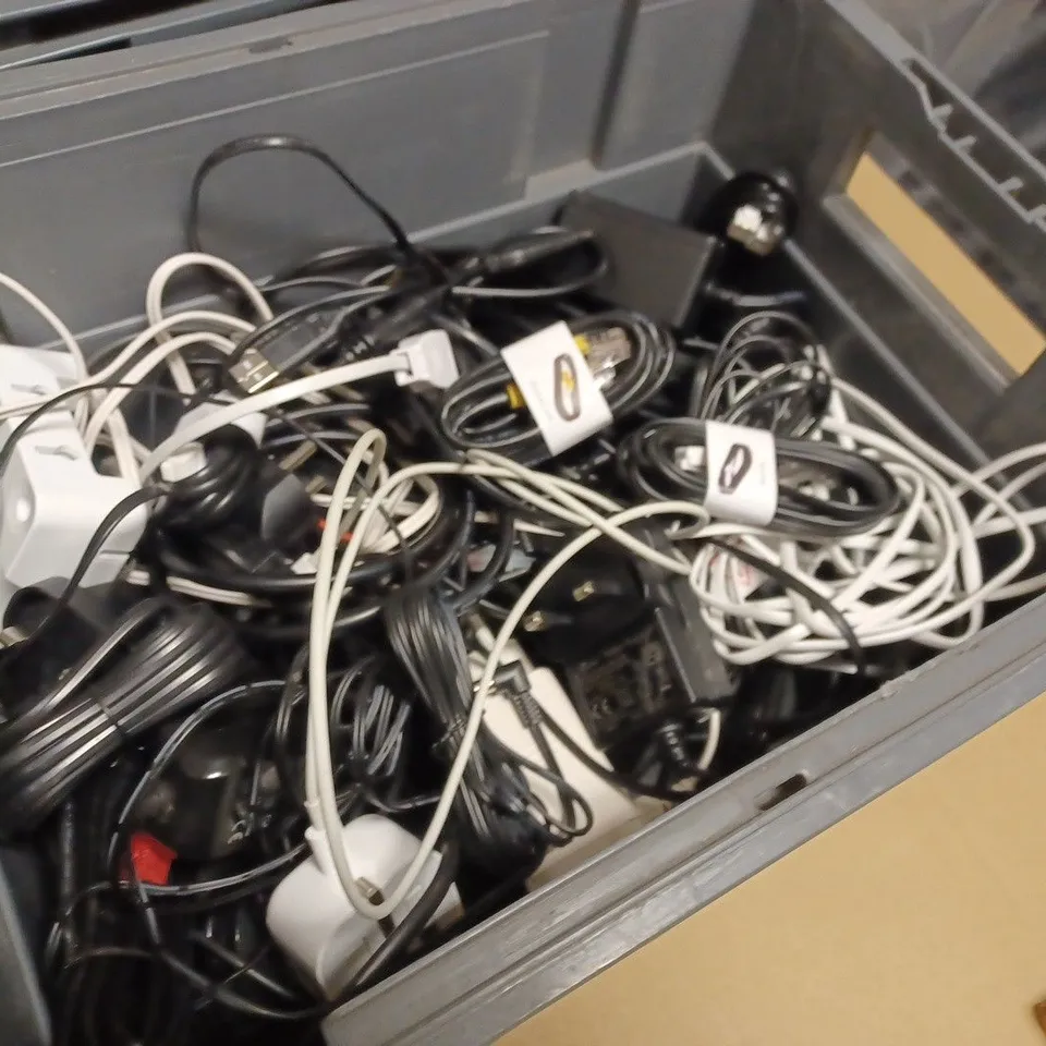 LOT OF ASSORTED TECH ITEMS TO INCLUDE SKY SET TOP BOXES AND VARIOUS CHARGERS AND CONNECTIVITY CABLES