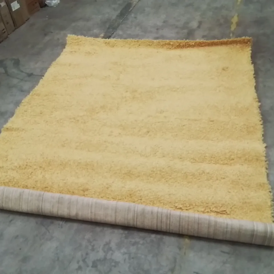 QUALITY DESIGNER AREA RUG APPROXIMATELY 220X150CM