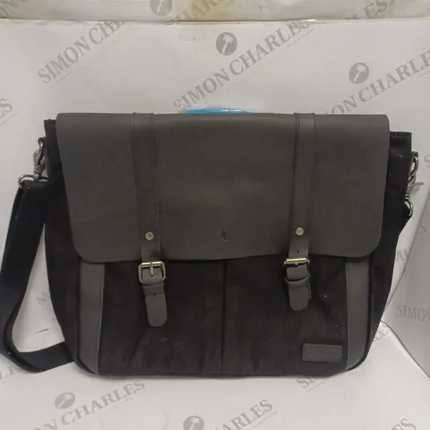 FORBES & LEWIS WILTSHIRE STYLE MESSENGER BAG IN BLACK 