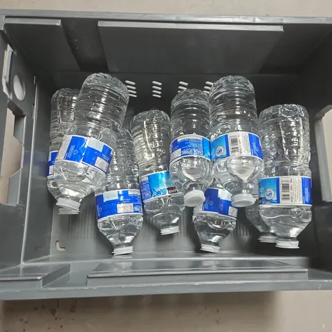 TOTE OF APPROXIMATELY 11 ASSORTED FOOD AND DRINK ITEMS TO INCLUDE KIRKLAND SPRING WATER 