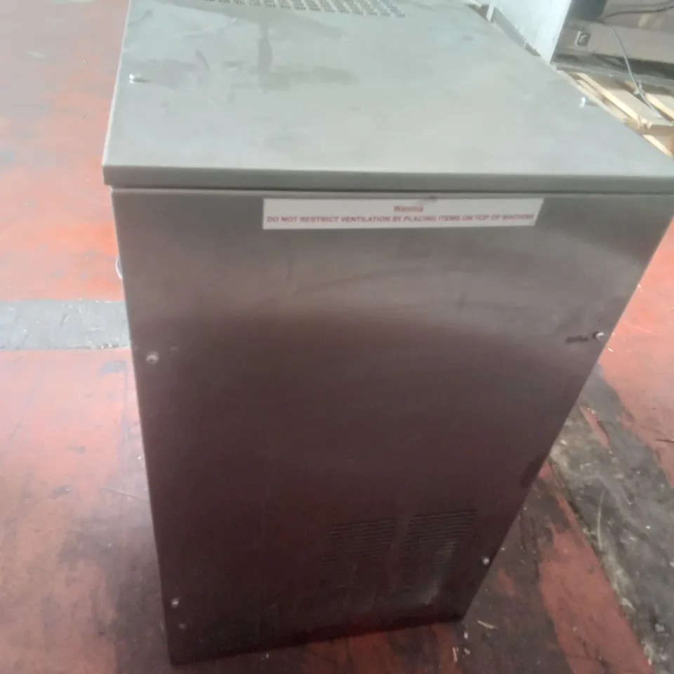 ICE MAKER ICS700 