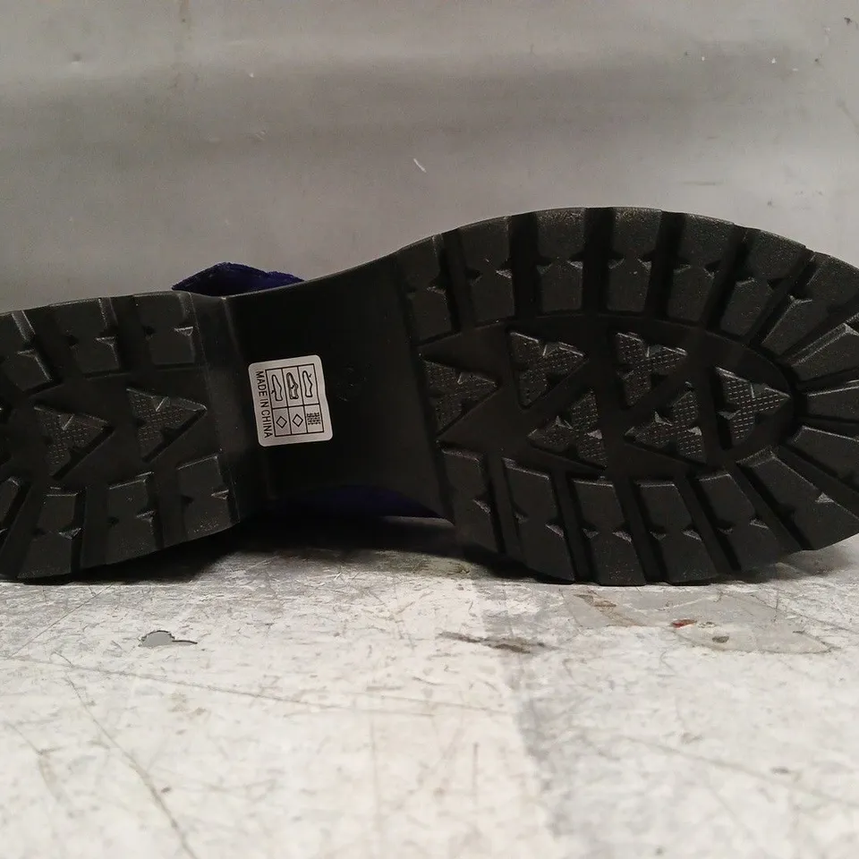 BOXED PAIR OF KOI TIRA VELVET MARY JANES ROYAL MANOR EDITION IN PURPLE SIZE UK 9
