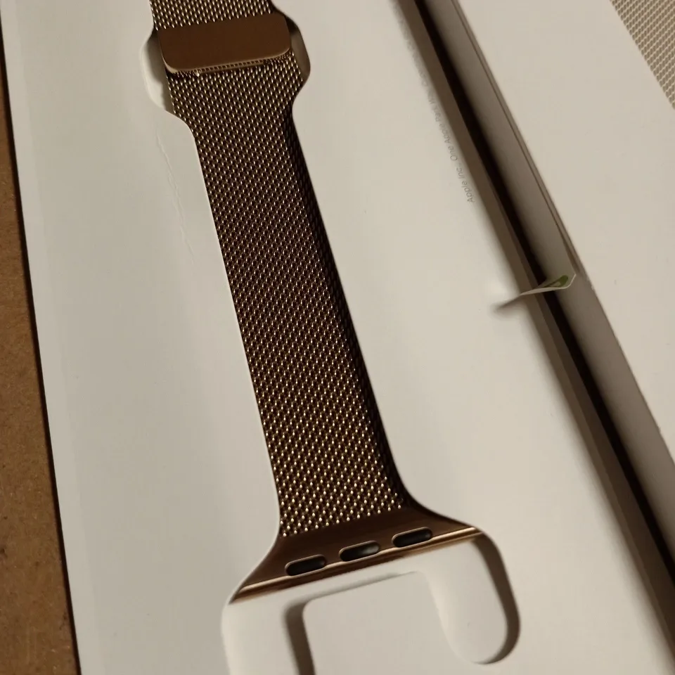 APPLE WATCH 46MM GOLD MILANESE LOOP S/M