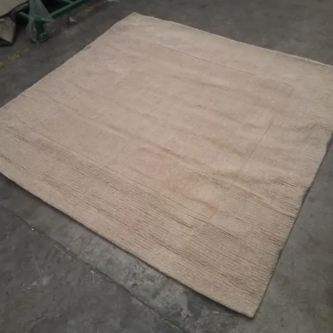 QUALITY DESIGNER AREA RUG APPROXIMATELY 200×200CM