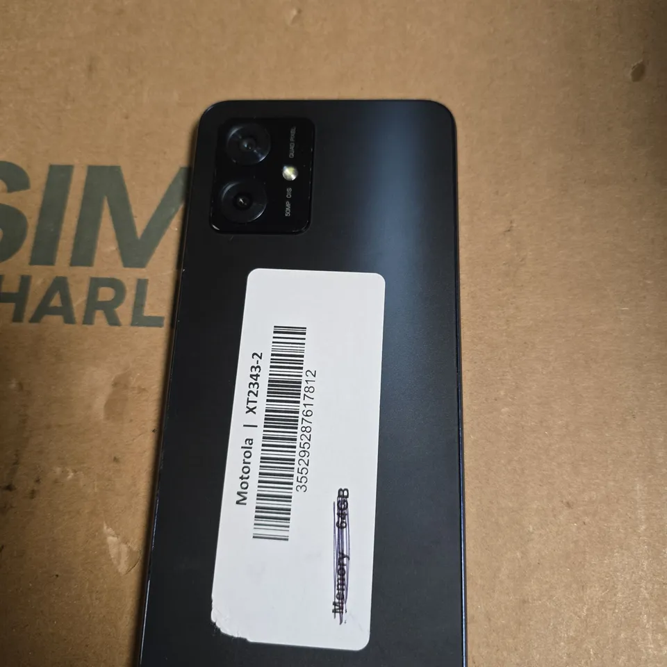 MOTOROLA SMARTPHONE XT2343-2 – BLACK, CRACKED SCREEN 