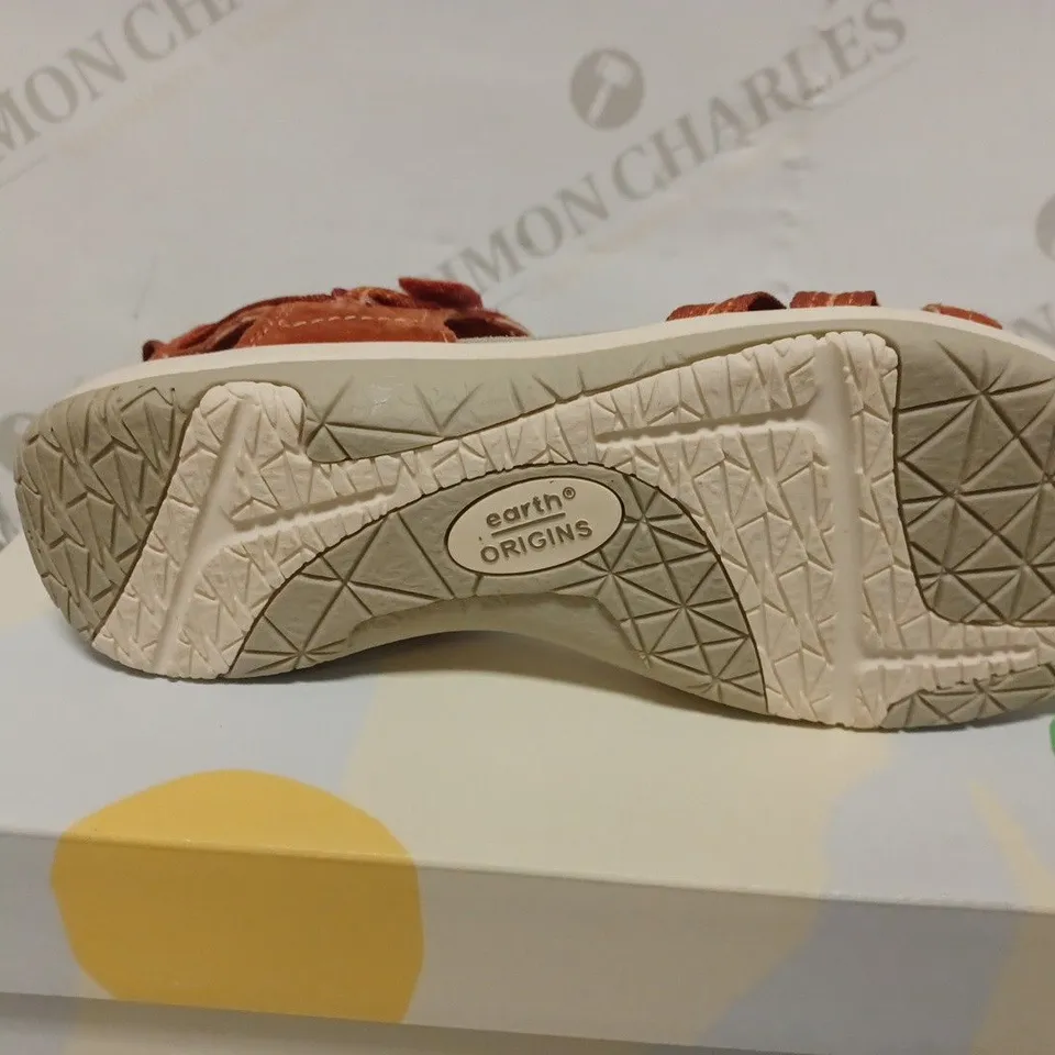 EARTH ORIGINS SALMON SIZE 6 SANDALS 