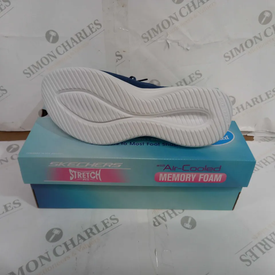 BOXED PAIR OF SKECHERS STRETCH FIT ULTRA FLEX 3.0 SHOES NAVY UK SIZE 6