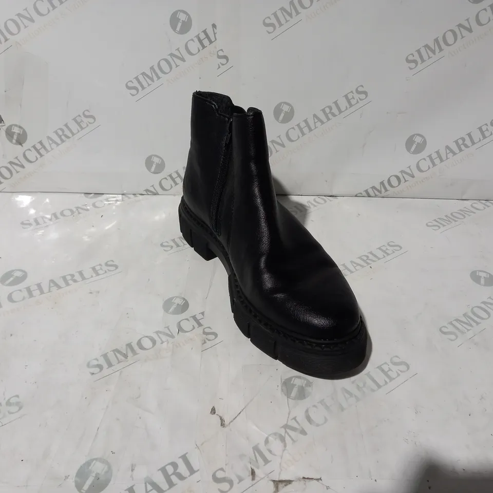 BOXED PAIR OF RIEKER CHUNKY ANKLE BOOTS IN BLACK UK SIZE 6.5