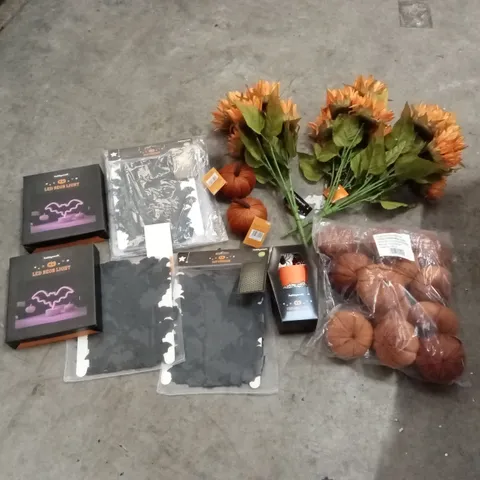 PALLET CONTAINING A LARGE ASSORTMENT OF BRAND NEW HALLOWEEN GOODS AND PRODUCTS TO INCLUDE; HALLOWEEN SUNFLOWERS, BAT LIGHTS, BAT CURTAINS, PLUSH PUMPKINS ETC