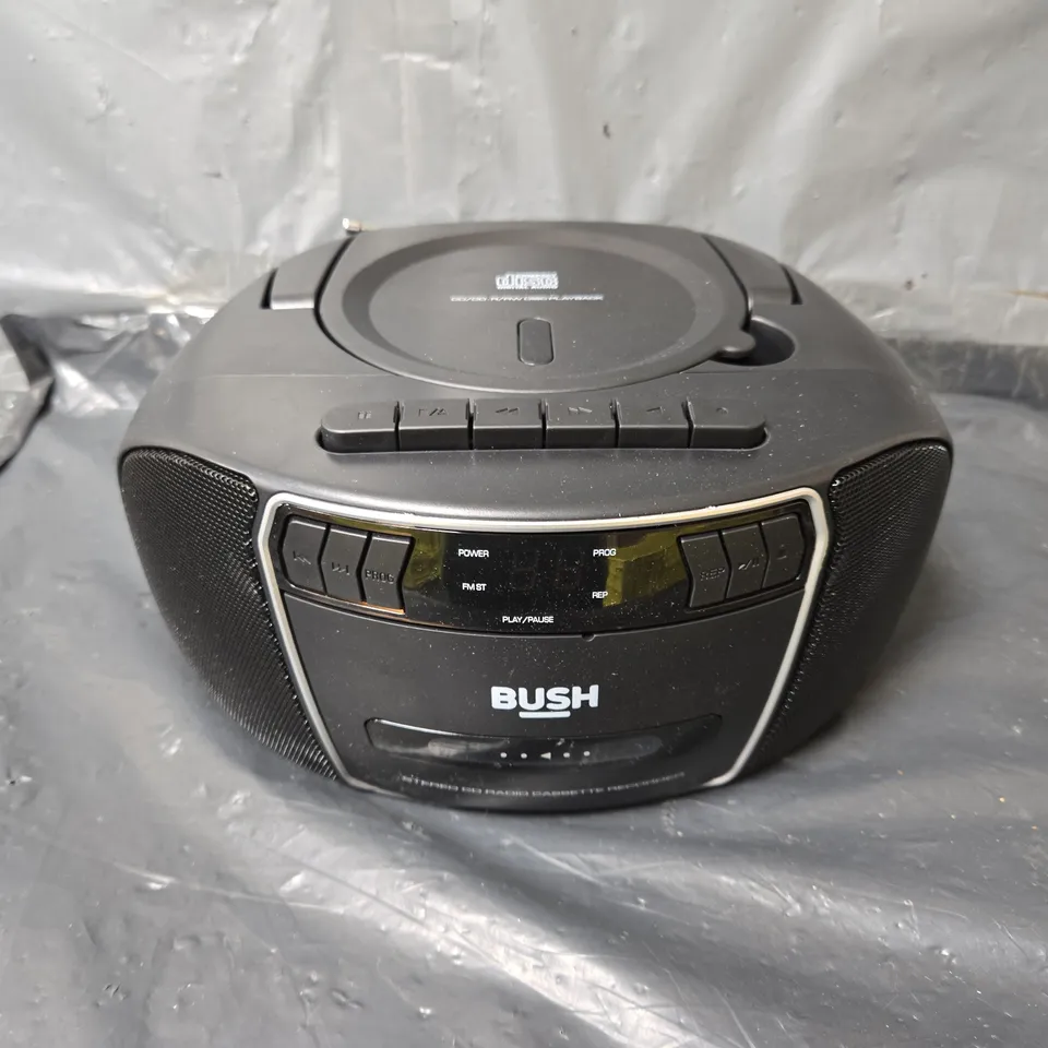BOXED BUSH CD/CASSETTE BOOMBOX WITH RADIO IN BLACK