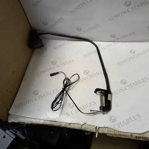 BOXED XADIE INTEGRATED LED CLIP LIGHT