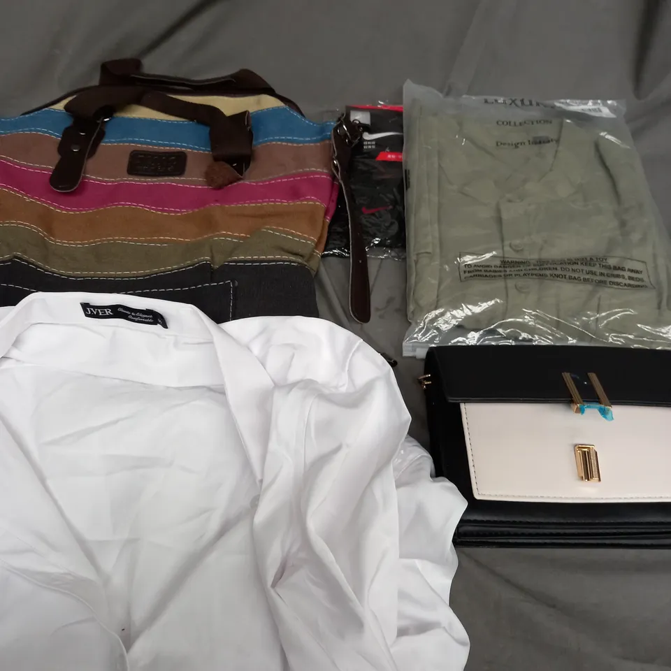 BOX OF APPROXIMATELY 25 ASSORTED CLOTHING ITEMS TO INCLUDE - BAG , SHIRT , SOCKS ETC