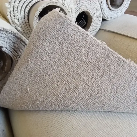 ROLL OF QUALITY HEATHCOTE PEARL ASH CARPET // APPROX SIZE: 5 x 30m