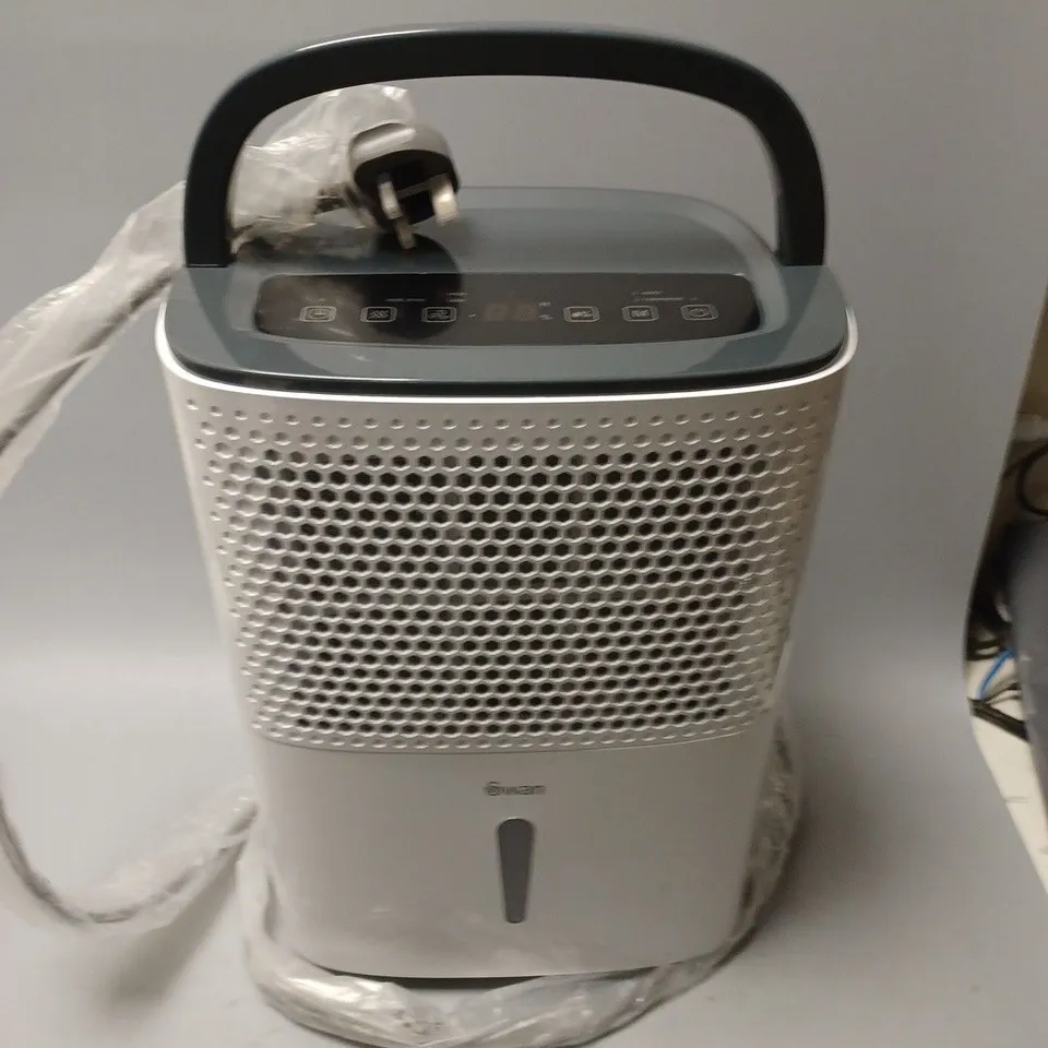 SWAN 10-LITRE DEHUMIDIFIER - WHITE/GREY RRP £99.99