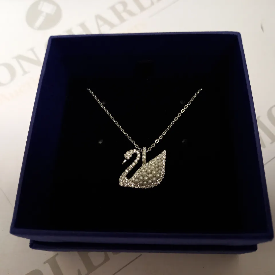 SWAROVSKI SILVER/PEARL SWAN NECKLACE 