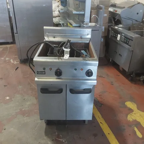 LINCAT ELECTRIC COMMERCIAL DOUBLE DEEP FAT FRYER