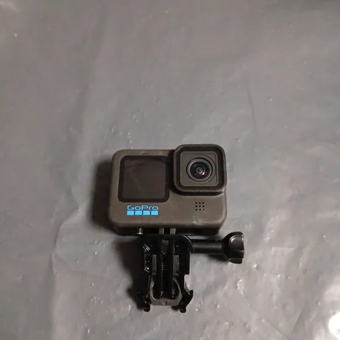 GOPRO 10 BLACK ACTION CAMERA WITH MOUNT