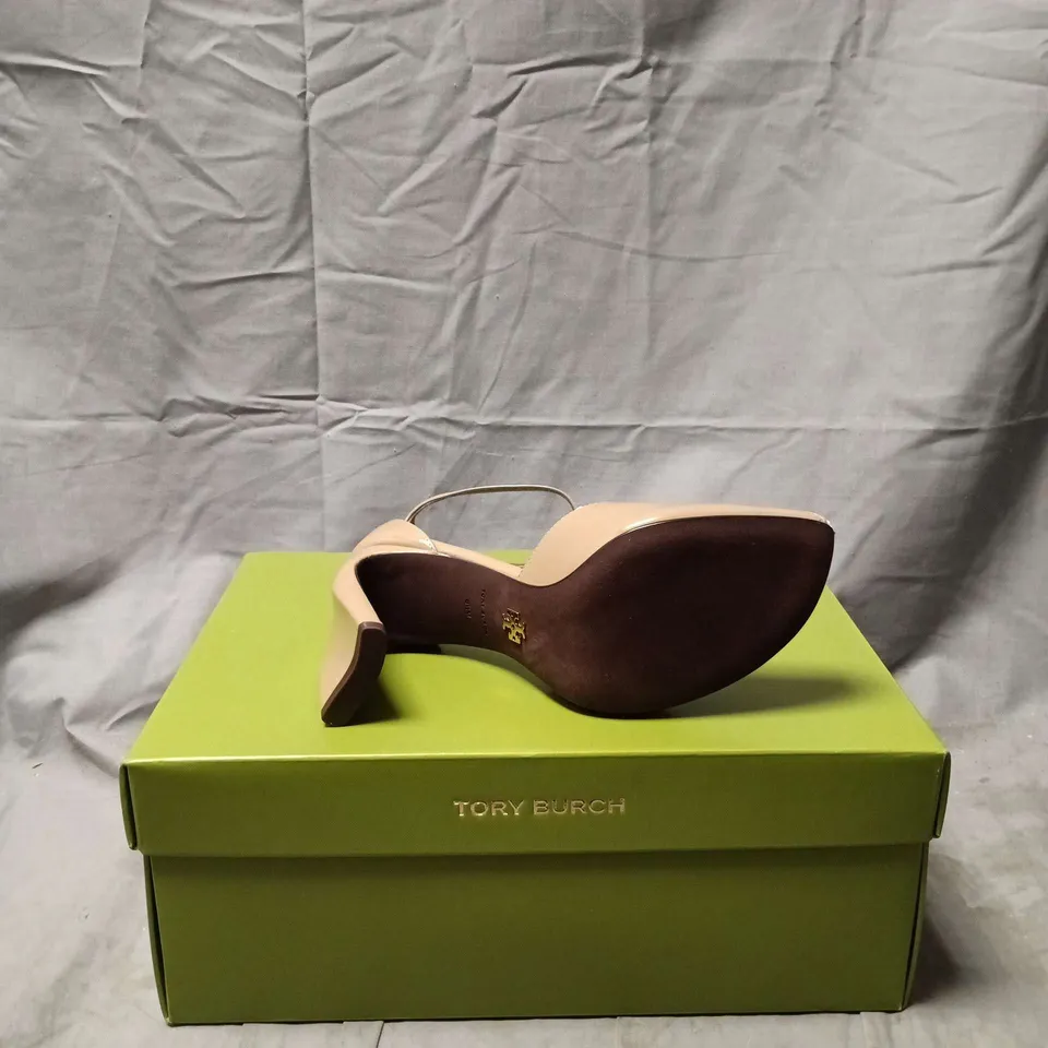 BOXED PAIR OF TORY BURCH PEEP-TOE T-STRAP HEEL, WARM NUTMEG – UK 3.5 (US 6.5)