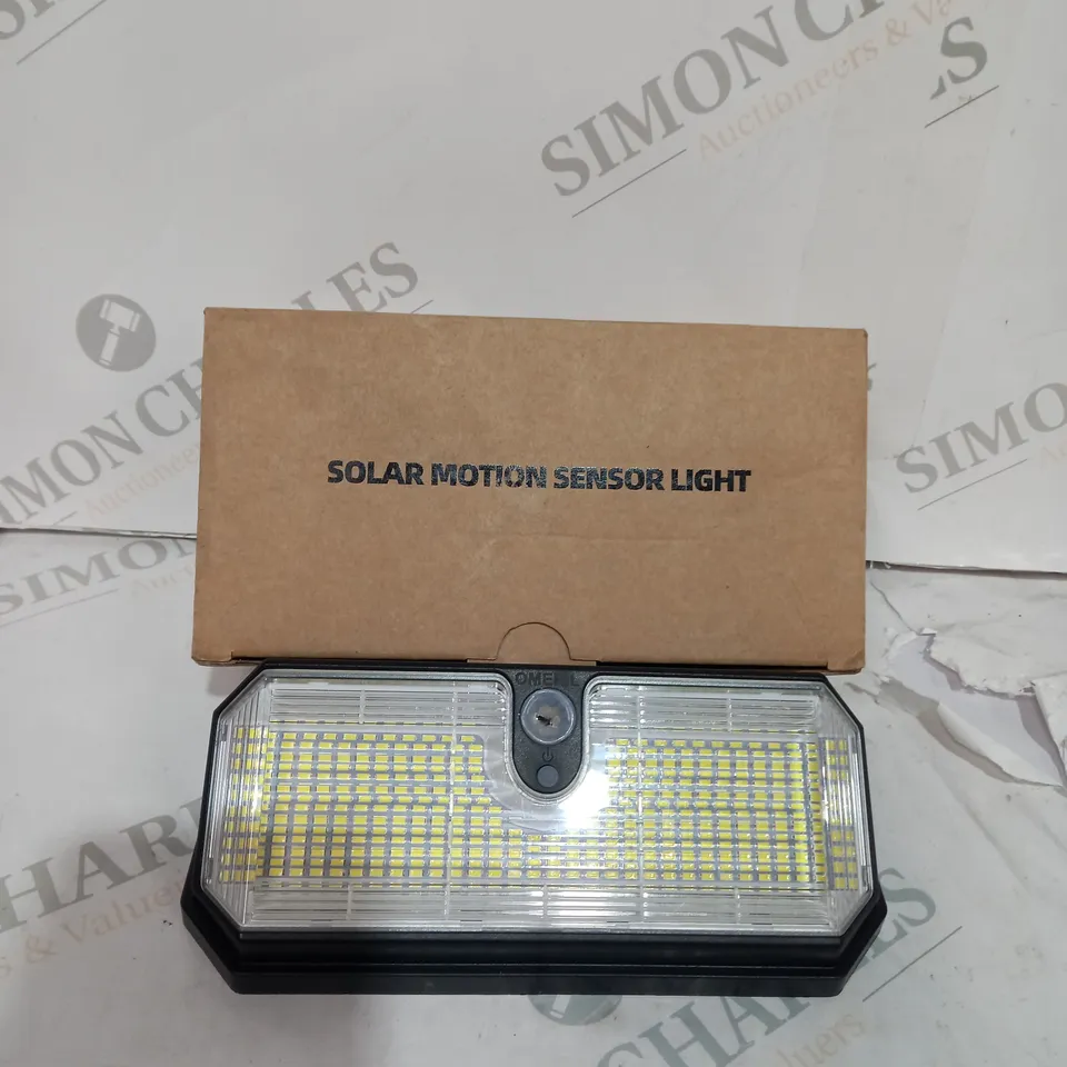 BOXED SOLAR MOTION SENSOR LIGHT