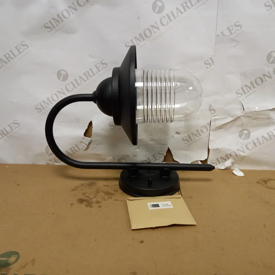 WICHKHAM OUTDOOR WALL LIGHT