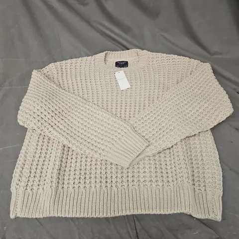 ABERCROMBIE & FITCH BEIGE CHUNKY KNIT SWEATER, SIZE SMALL