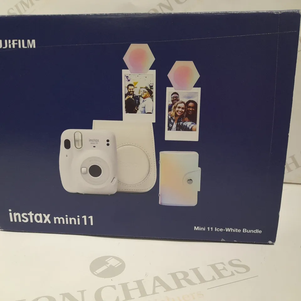 FUJIFILM INSTAX MINI 11 INSTANT CAMERA BUNDLE RRP £115