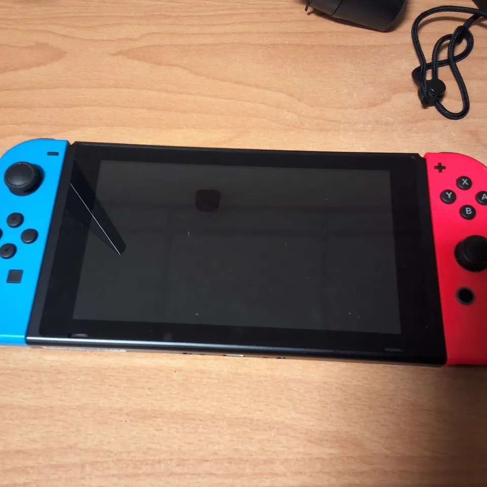 BOXED NINTENDO SWITCH GAMES CONSOLE WITH DOCK, ACCESSORIES AND 2 GAMES - HAC-001